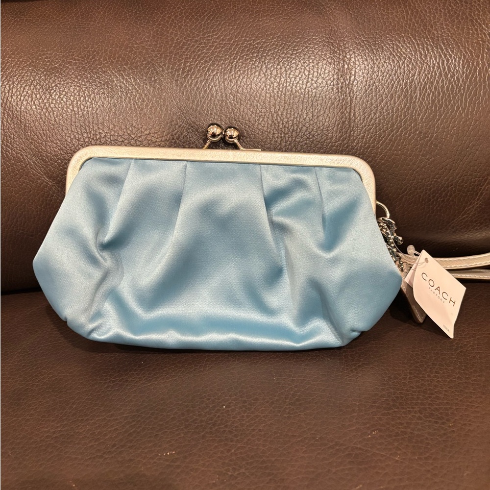 Coach Kisslock Wristlet *RARE*